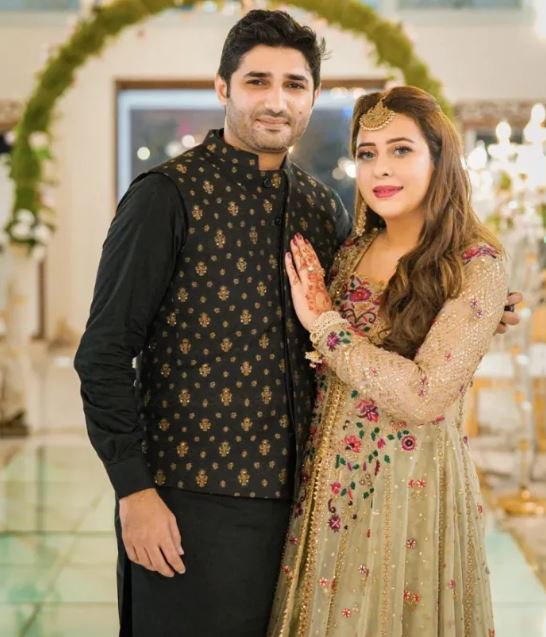 Rabia Anum's Bewitching Clicks With Husband From A Wedding Event