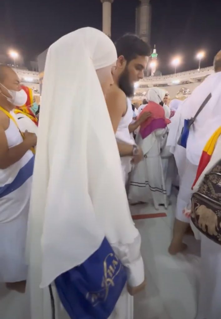 Pakistanis In Love With Sana Khan & Her Husband's Pictures From Makkah