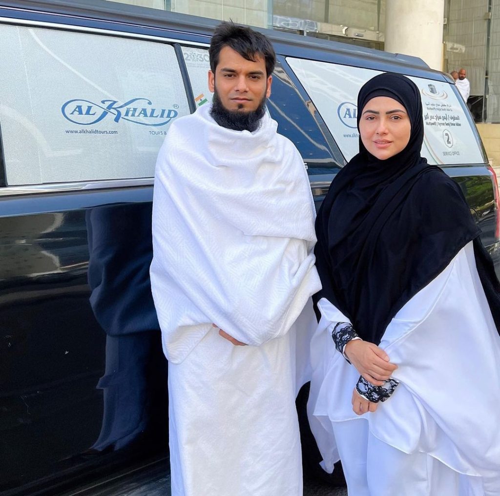 Pakistanis In Love With Sana Khan & Her Husband's Pictures From Makkah