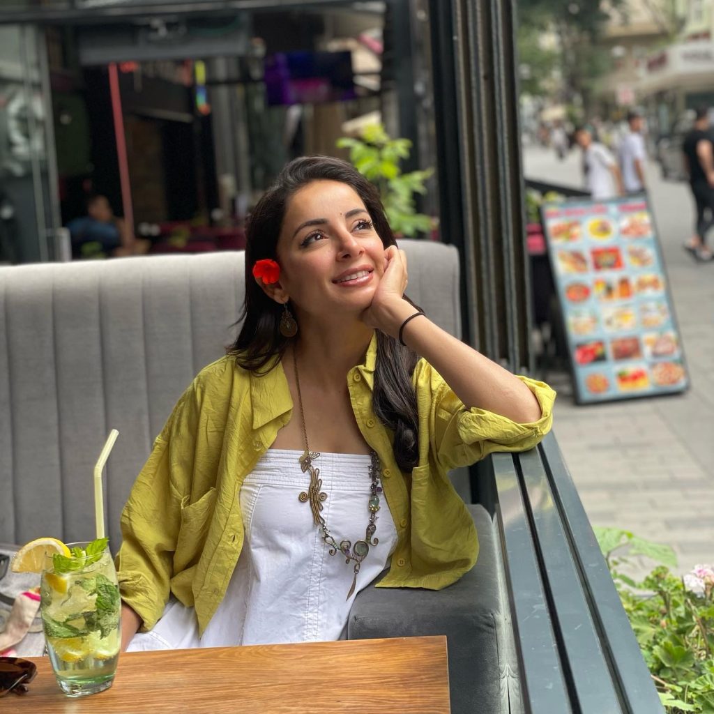 Sarwat Gilani Shares Pictures From Her UK Trip