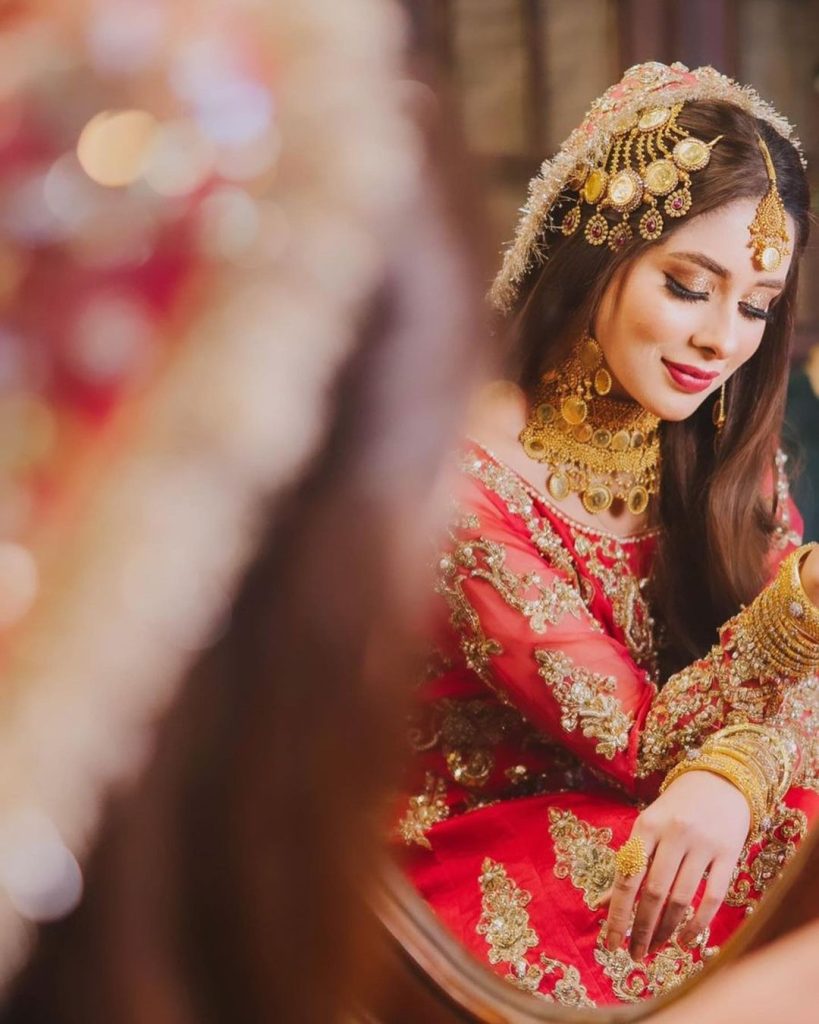 Azekah Daniel Looks Charming In Beautiful Red Bridal Ensemble