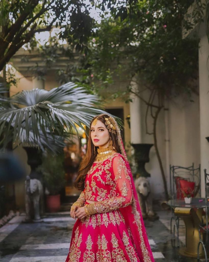 Azekah Daniel Looks Charming In Beautiful Red Bridal Ensemble