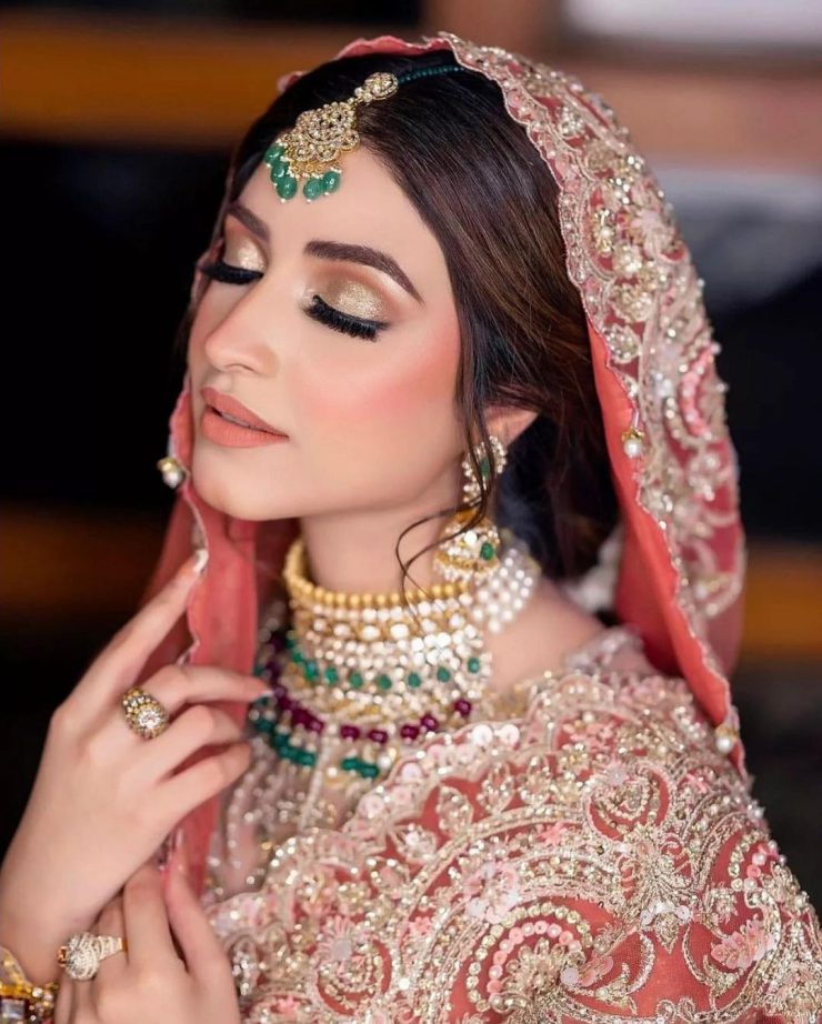 Kinza Hashmi Is A Gorgeous Bride In Her Latest Shoot | Reviewit.pk