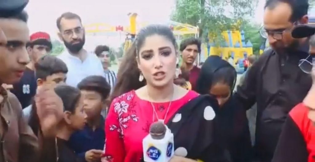 Anchor Myra Hashmi slaps boy - Viral Video