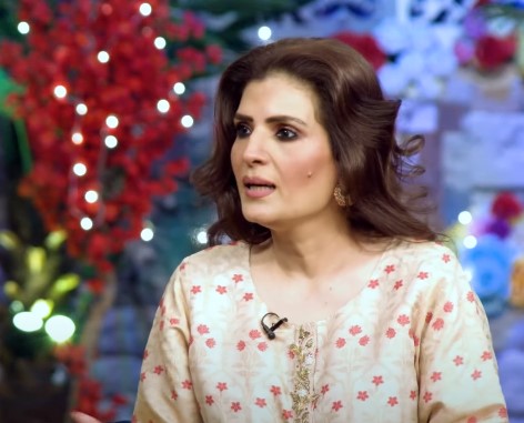 Resham Fiercely Defends Mahira Khan Against Khalil ur Rehman Qamar