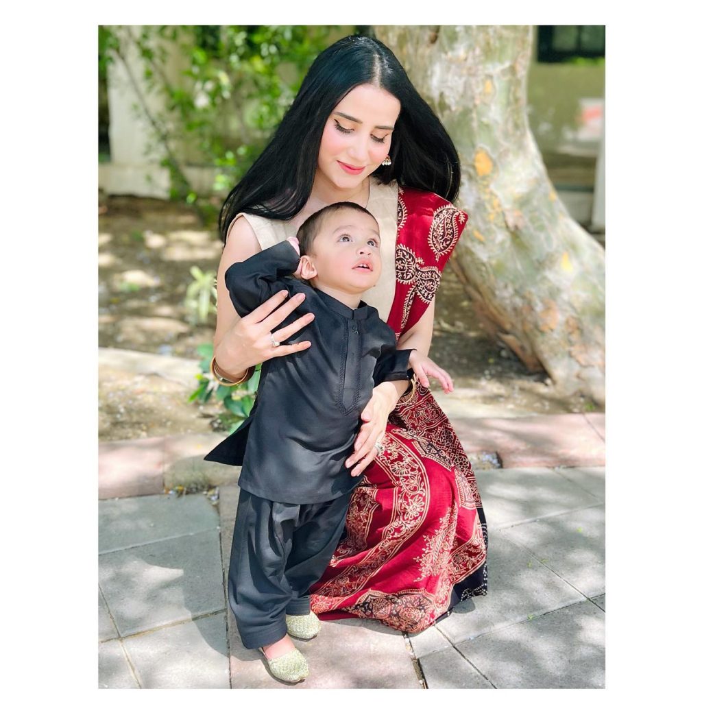 Ethnic look of Sania Shamshad with baby Azlaan on Eid