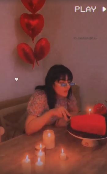 Sarah Khan's Intimate Birthday Celebration