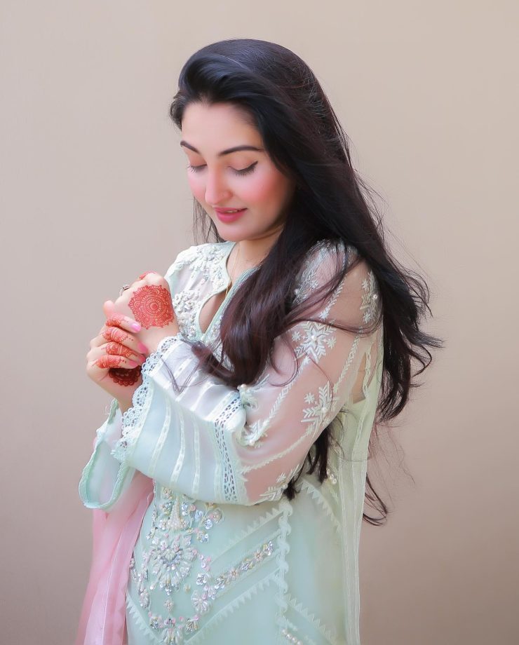 Adorable Eid Portraits Of Shafaat Ali And Family | Reviewit.pk