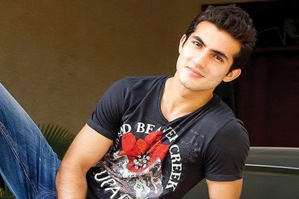 Netizens Decide Whether Shahroz Sabzwari Is Hot Or Not