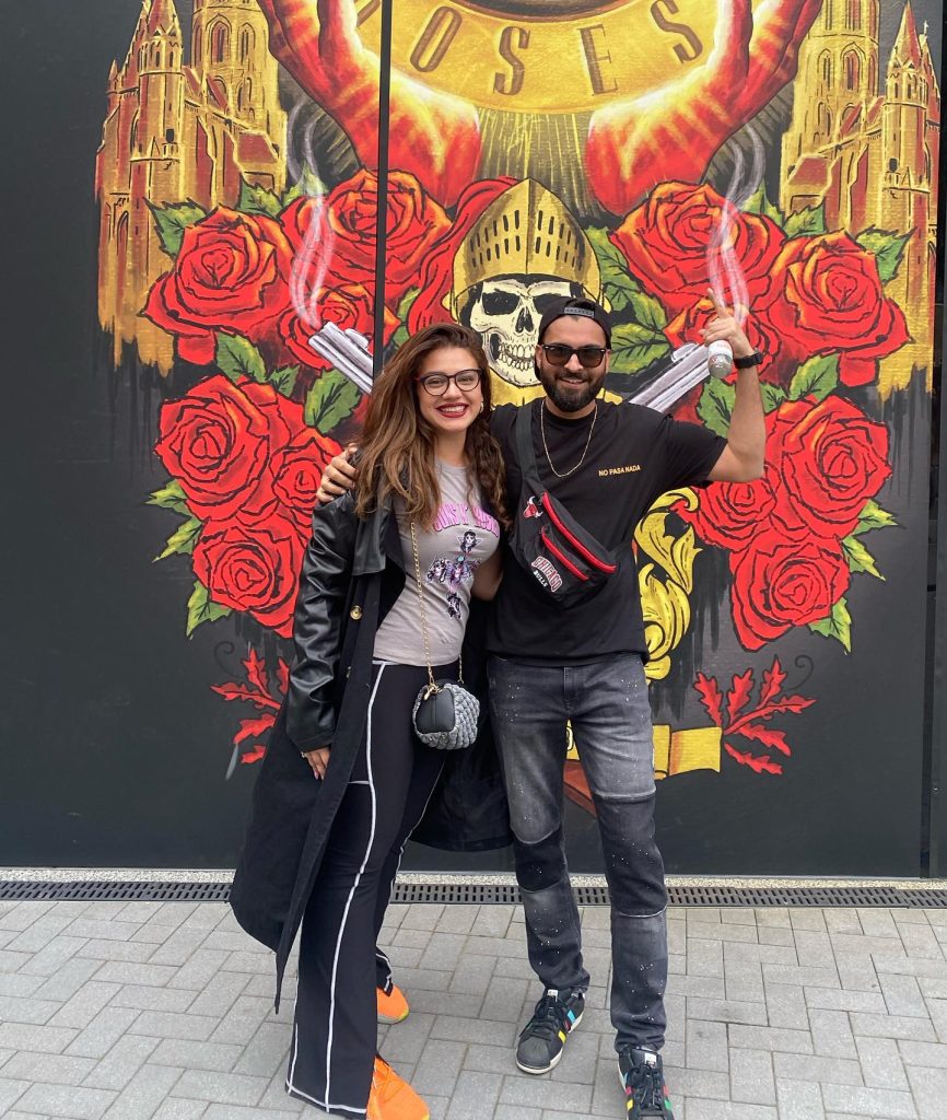 Zara Noor Abbas And Asad Siddiqui Holidaying In London