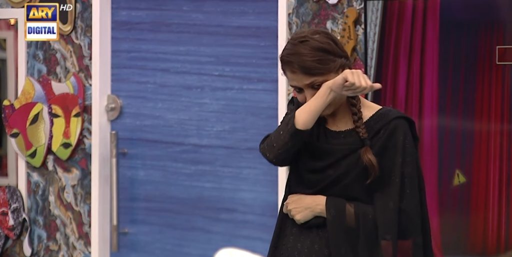Emotional Scene of Faiza Khan Crying in Tamasha Show