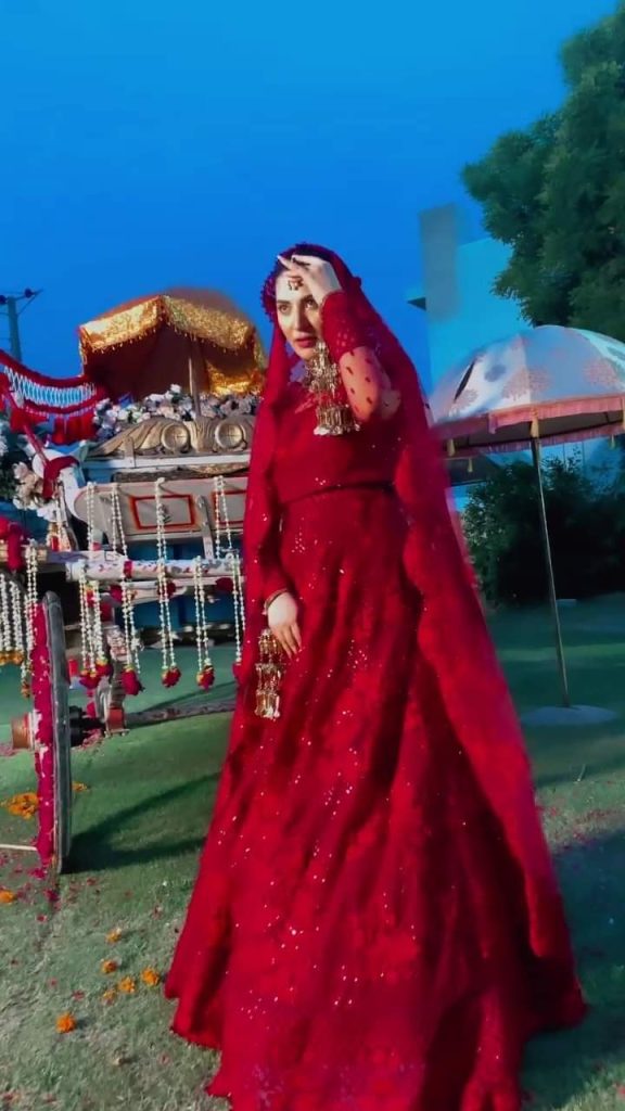 Fans Troll Naimal Khawar on Her Latest Bridal Look