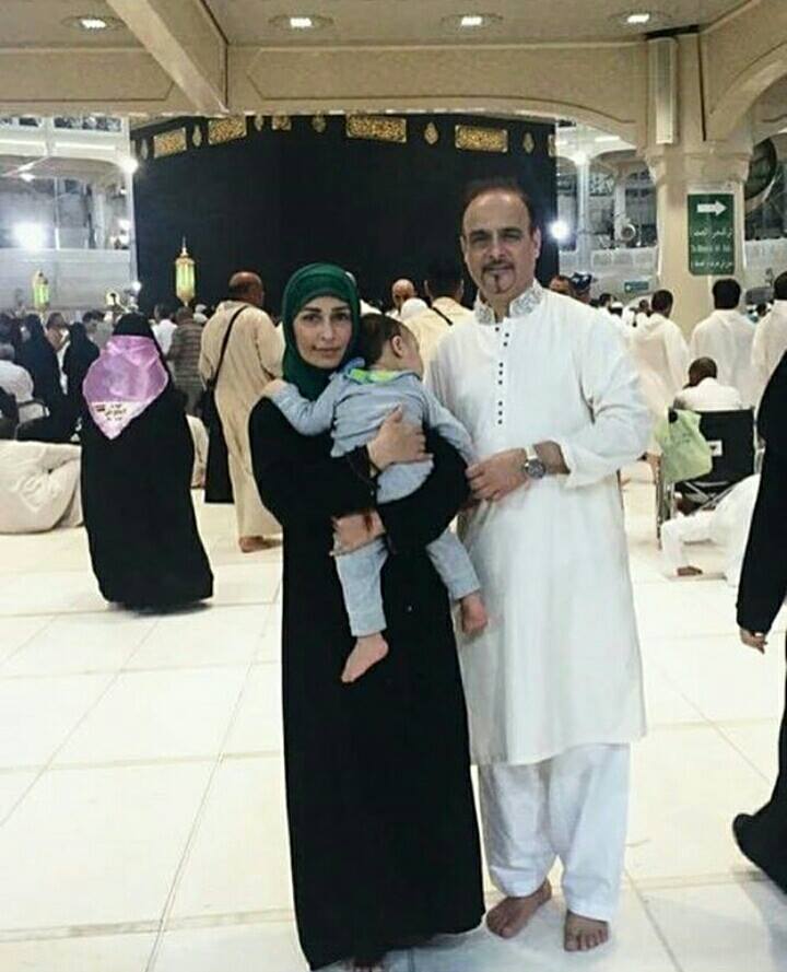 Reema Khan Performs Umrah - Shares Pictures & Video