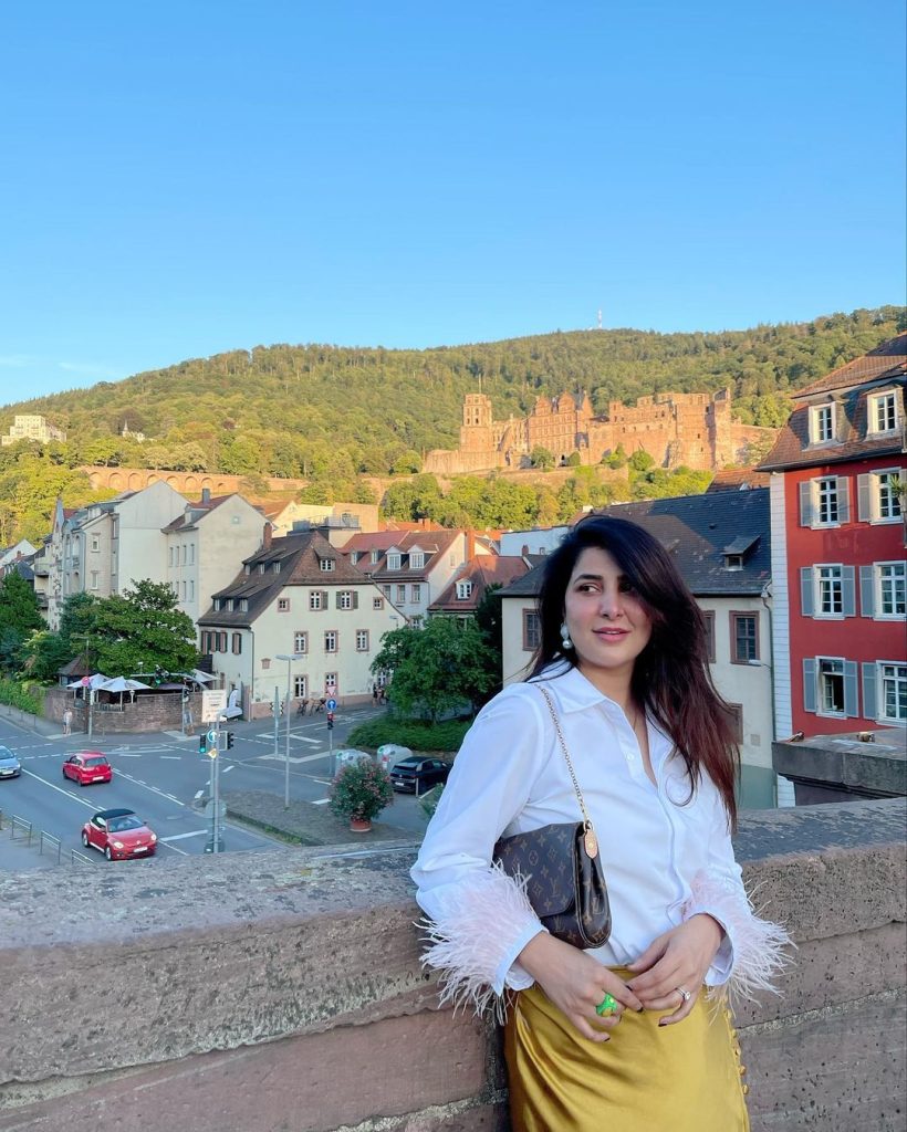 Areeba Habib Shares Stunning Clicks From Germany Vacation