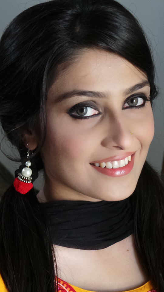 Ayeza Khan's Evolution From Bubbly To Bold