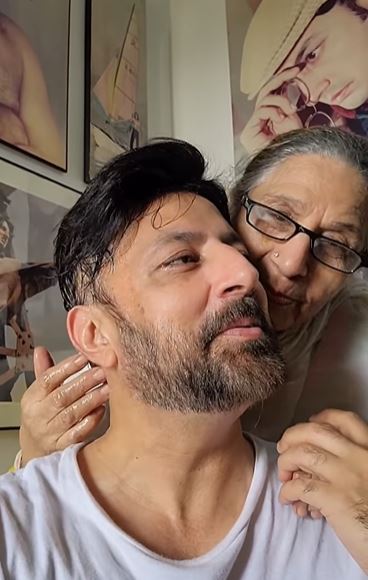 Sweetest Moments Between Babar Ali And His Mother Loved By The Audience