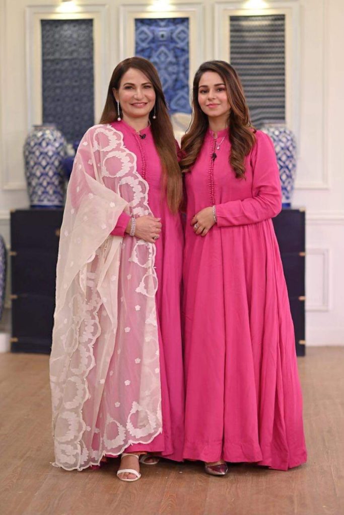 Beena Chaudhry And Hareem Sohail On The Sets Of Good Morning Pakistan