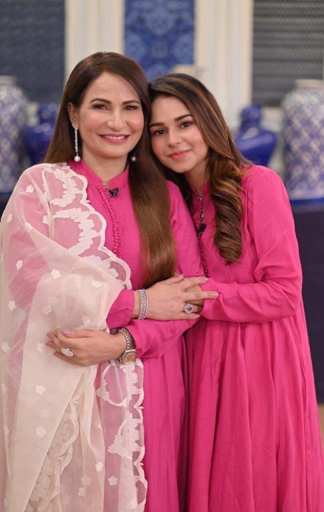 Beena Chaudhry And Hareem Sohail On The Sets Of Good Morning Pakistan