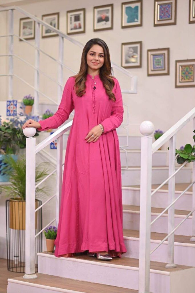 Beena Chaudhry And Hareem Sohail On The Sets Of Good Morning Pakistan