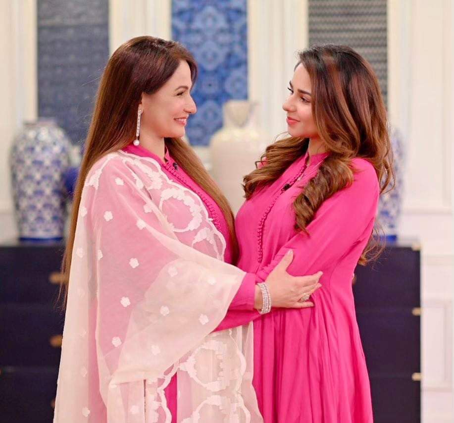 Beena Chaudhry And Hareem Sohail On The Sets Of Good Morning Pakistan