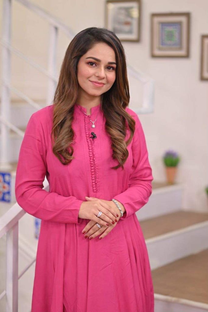 Beena Chaudhry And Hareem Sohail On The Sets Of Good Morning Pakistan