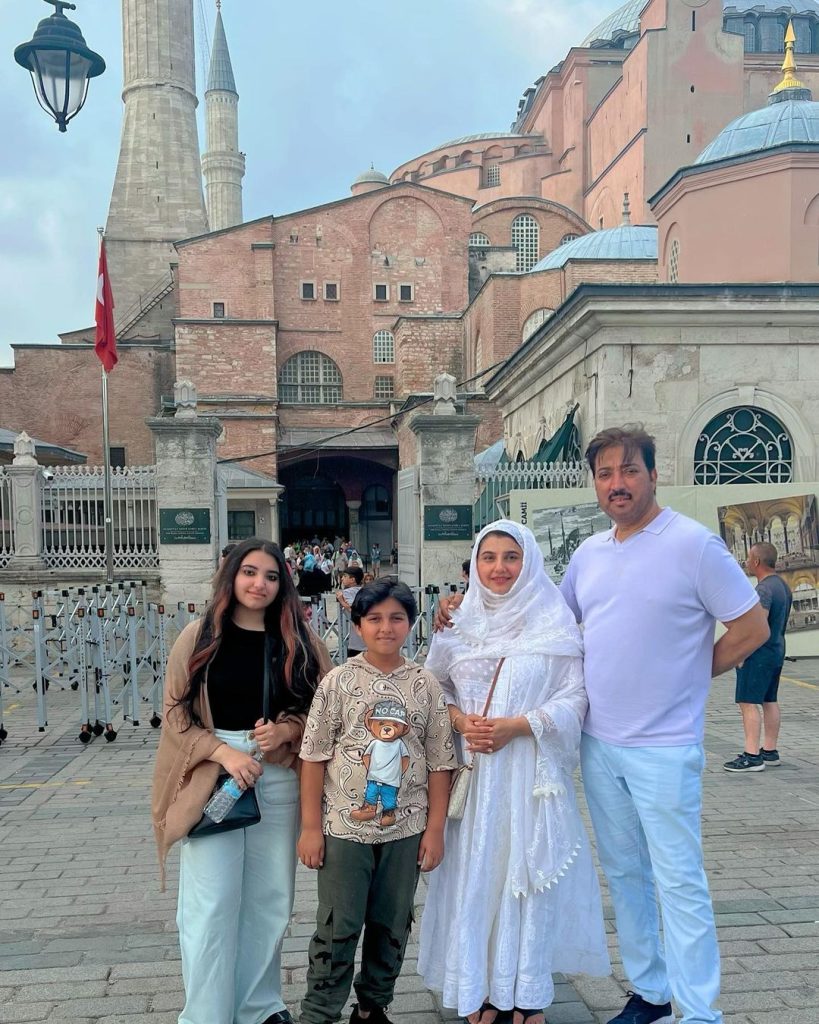 Javeria And Saud Visit Religious Places In Turkey With Kids