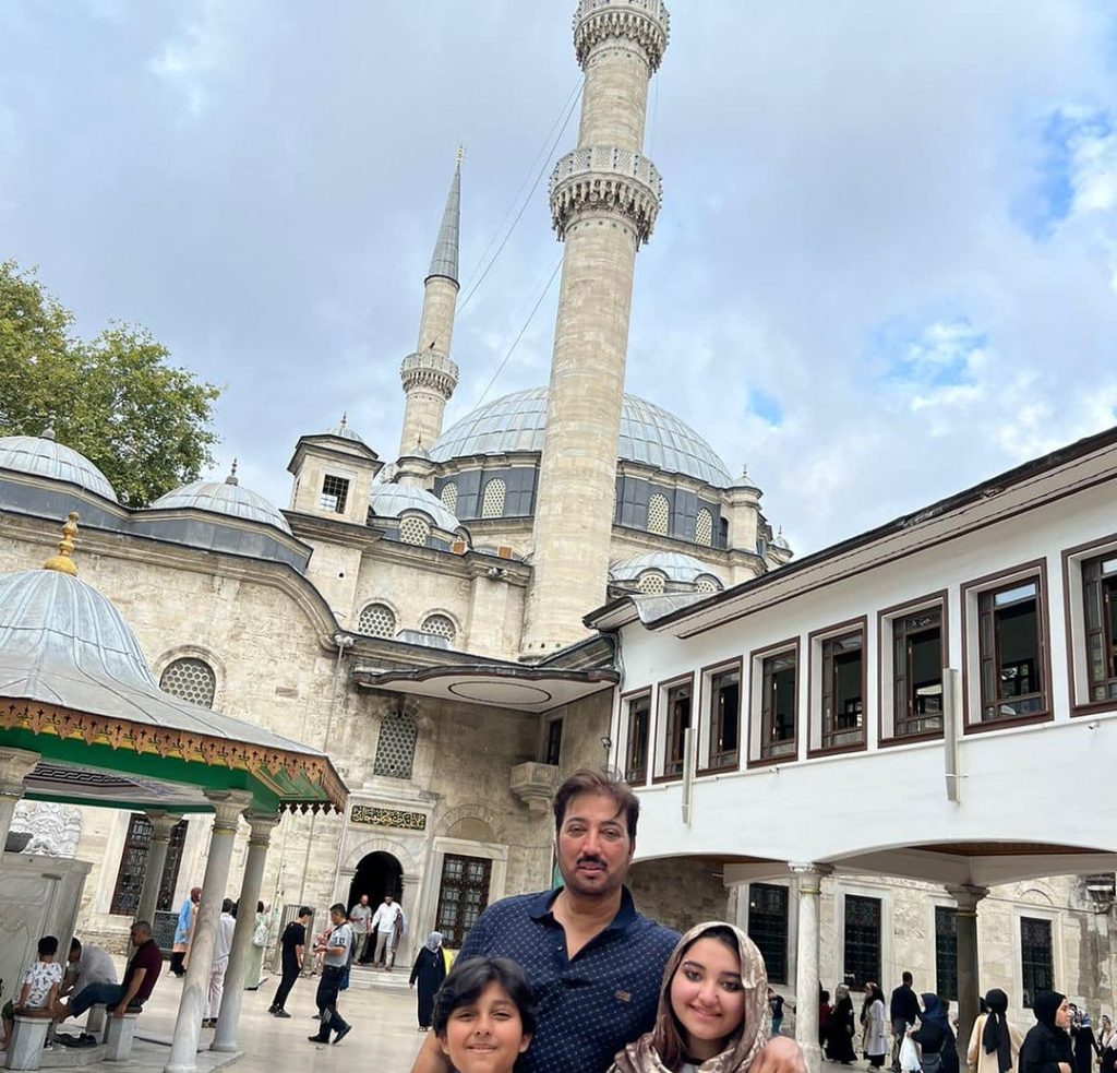 Javeria And Saud Visit Religious Places In Turkey With Kids