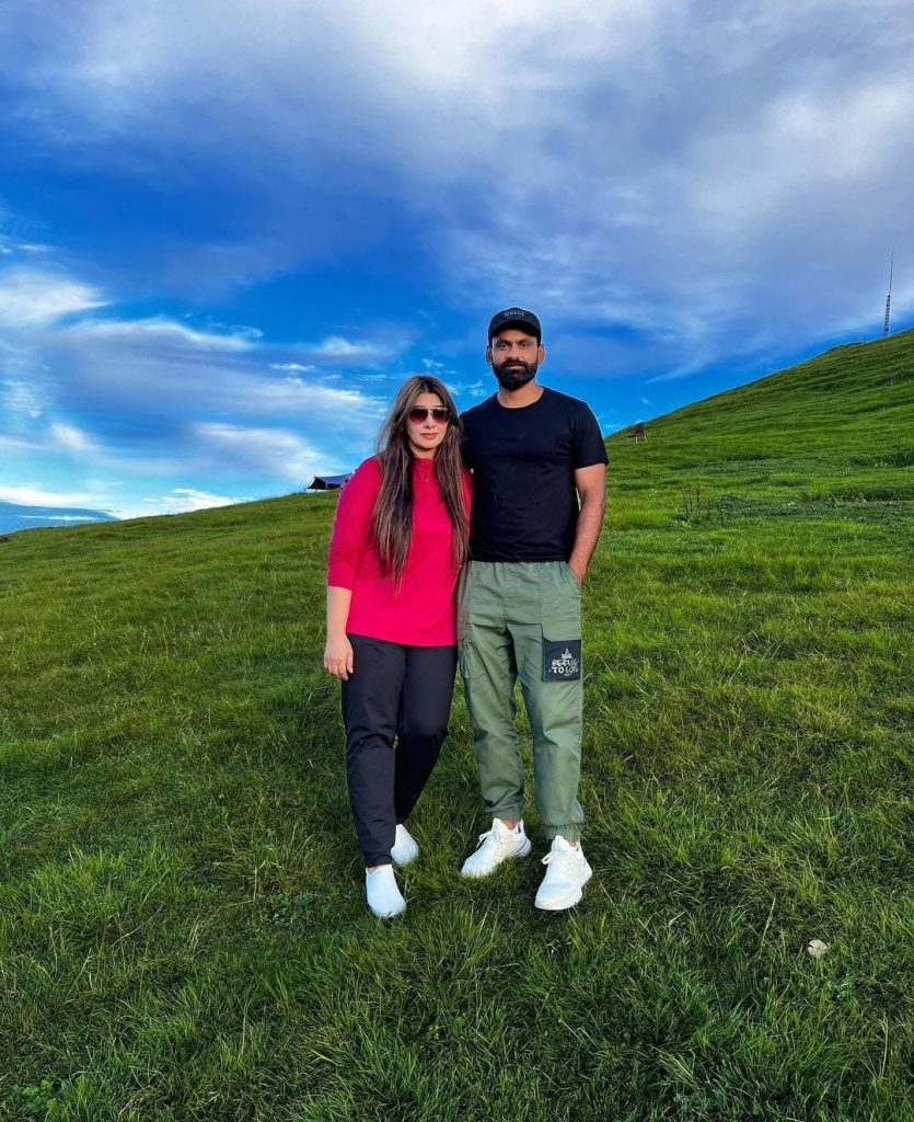 Mohammad Hafeez Family in Kashmir For Vacation