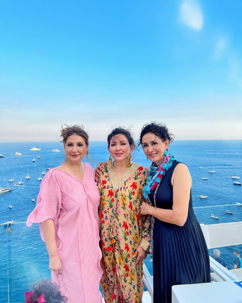 Natasha Khalid Celebrates Mother Hina Durrani’s Birthday In Italy