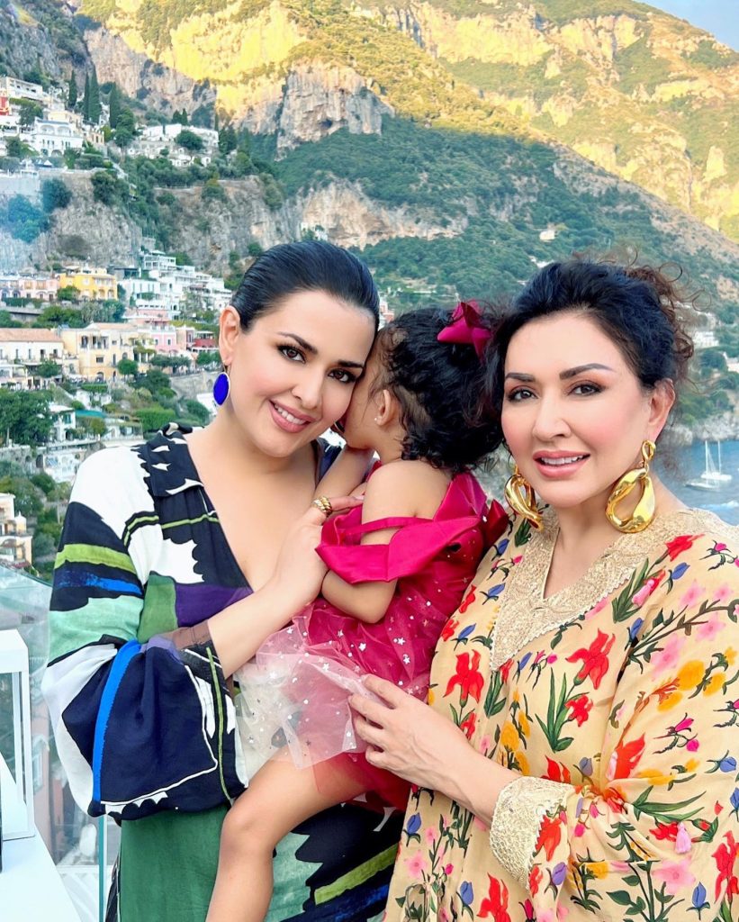 Natasha Khalid Celebrates Mother Hina Durrani’s Birthday In Italy