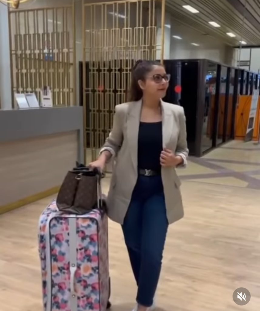 Nida Yasir Airport Look Video Invites Public Backlash