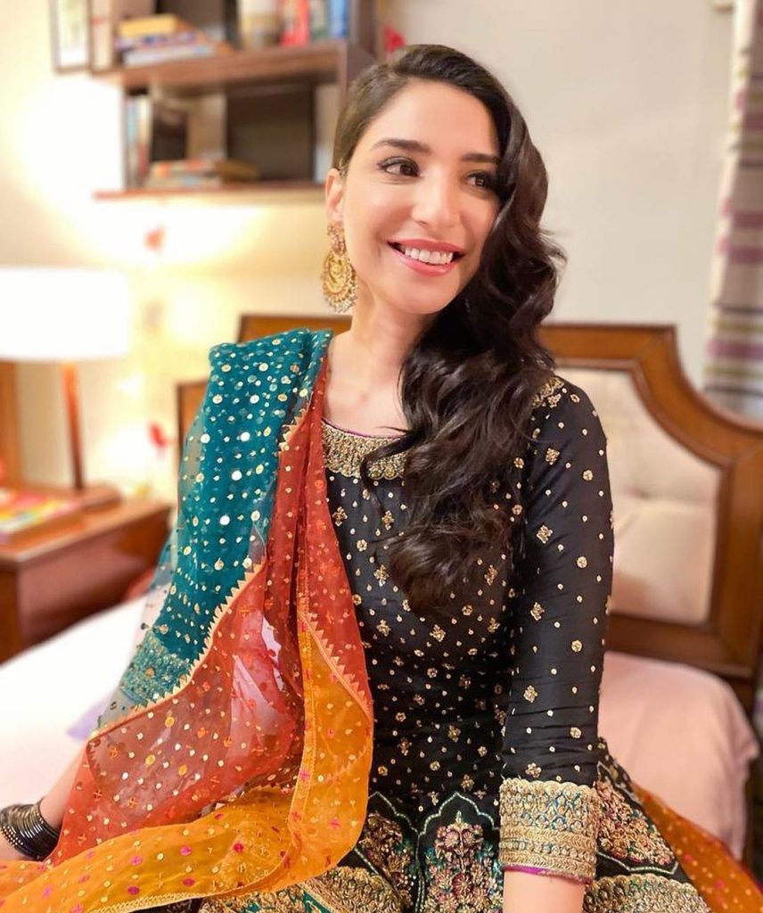 Ramsha Khan's Latest Outfit Heavily Criticized by Her Fans