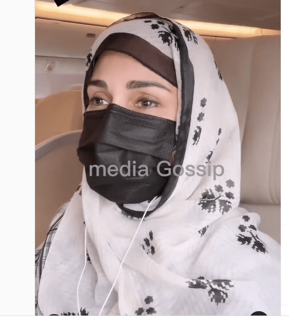 Reema Khan Performs Umrah - Shares Pictures & Video