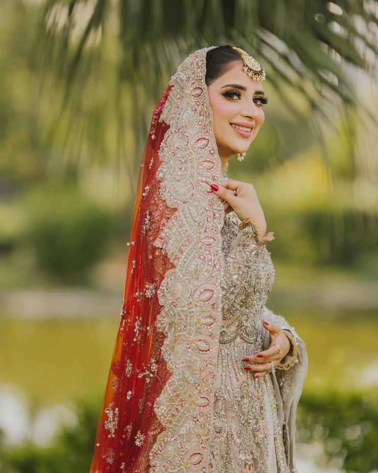 Saboor Aly’s Breathtaking Pictures From Latest Bridal Shoot | Reviewit.pk