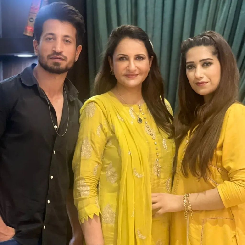 Saba Faisal Takes A Dig At Her Daughter In Law