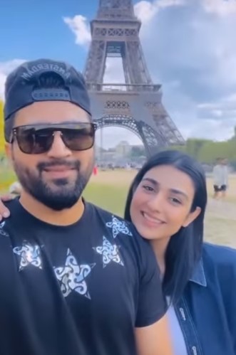 Sarah Khan And Falak Shabir Beautiful Pictures At Eiffel Tower