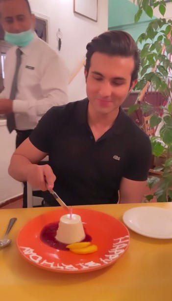 Shahroz Sabzwari Intimate Birthday Dinner With Family