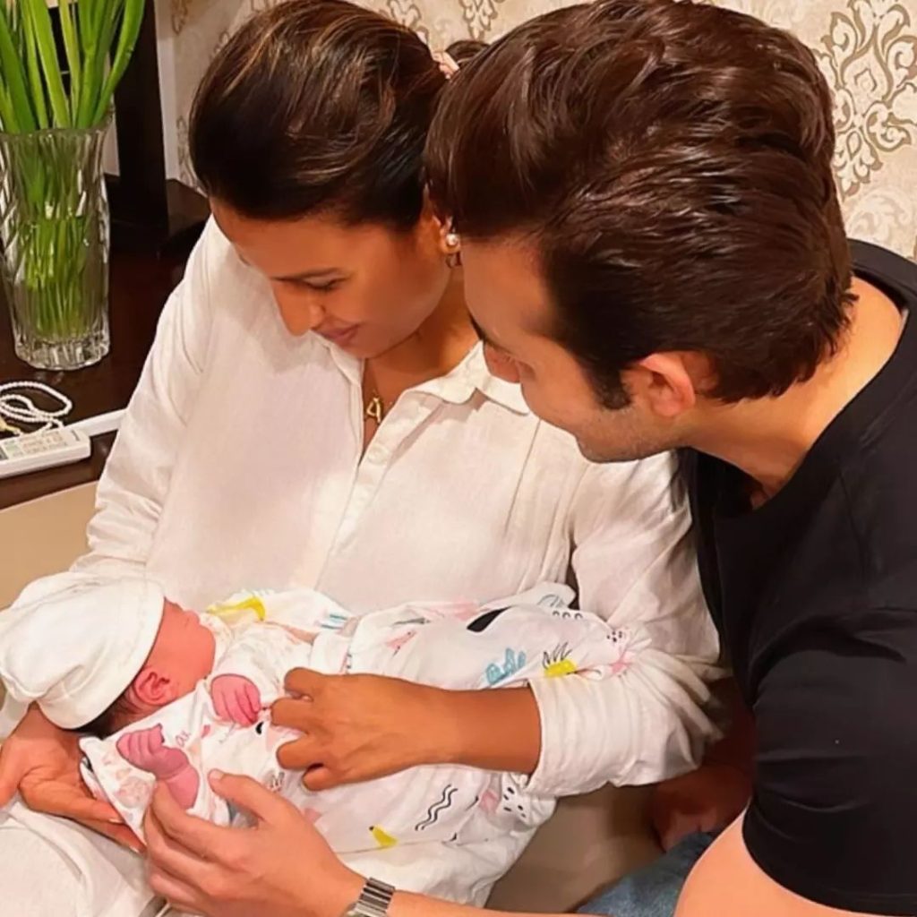 Sadaf Kanwal's First Moments With Her Baby Girl- Watch Video