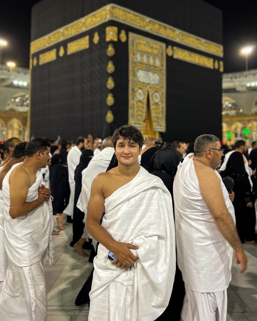 Actor Zuhab Khan Receives Blessings Of Umrah