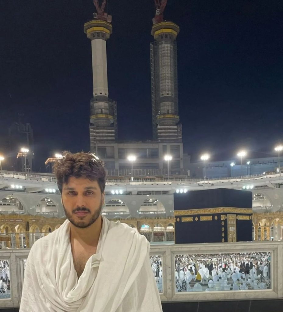 Ahsan Khan Gives a Peek into His Umrah Journey