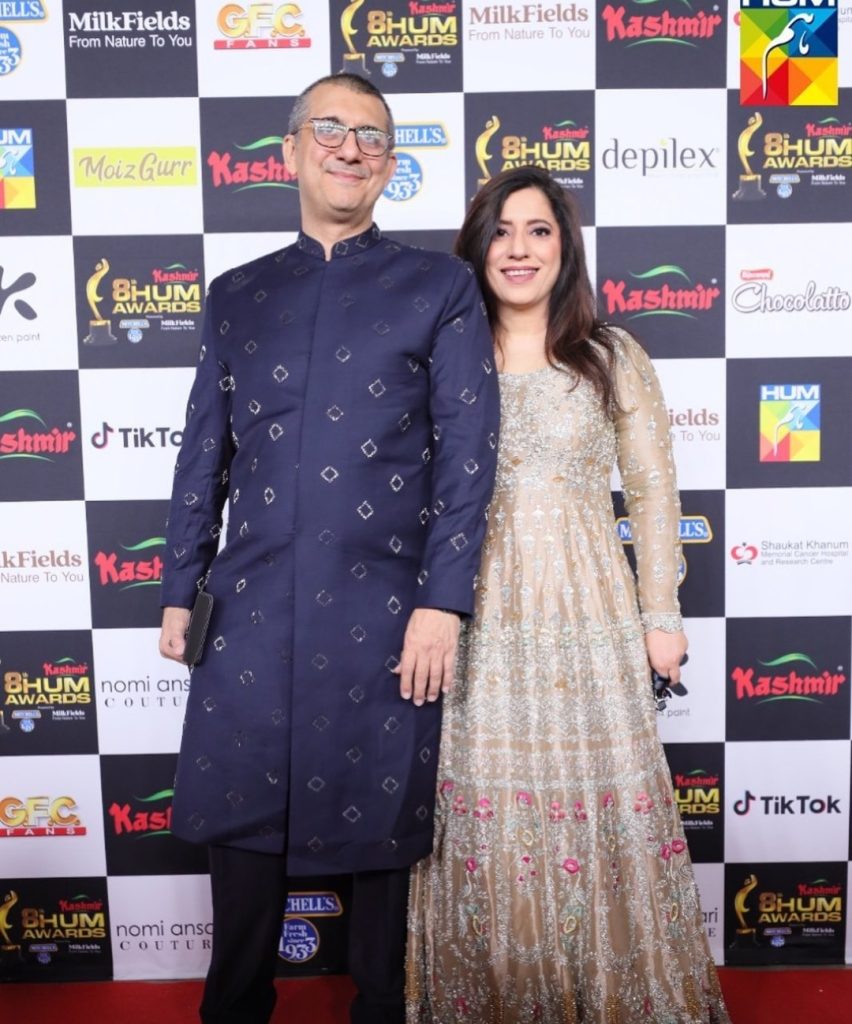 Pakistani Celebrities Pictures From 8th Hum Awards Red Carpet