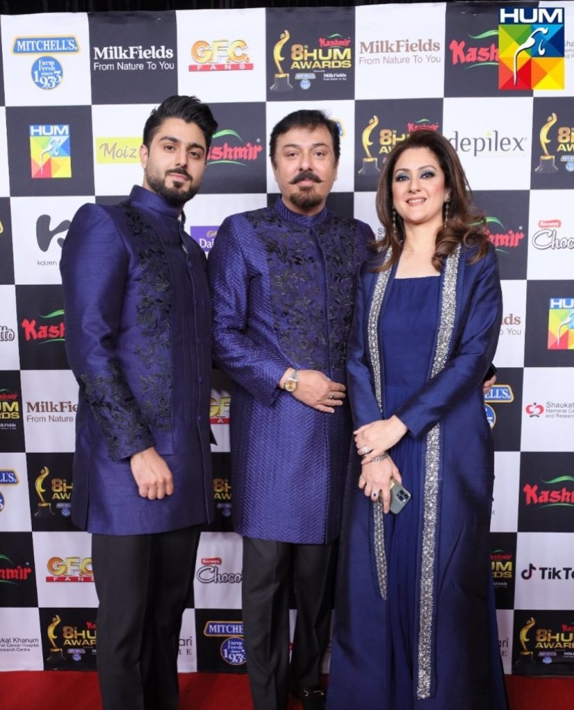 Pakistani Celebrities Pictures From 8th Hum Awards Red Carpet