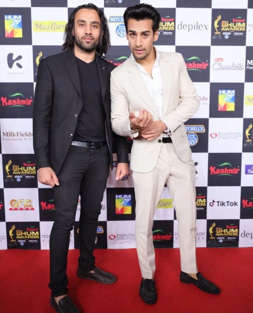 Pakistani Celebrities Pictures From 8th Hum Awards Red Carpet