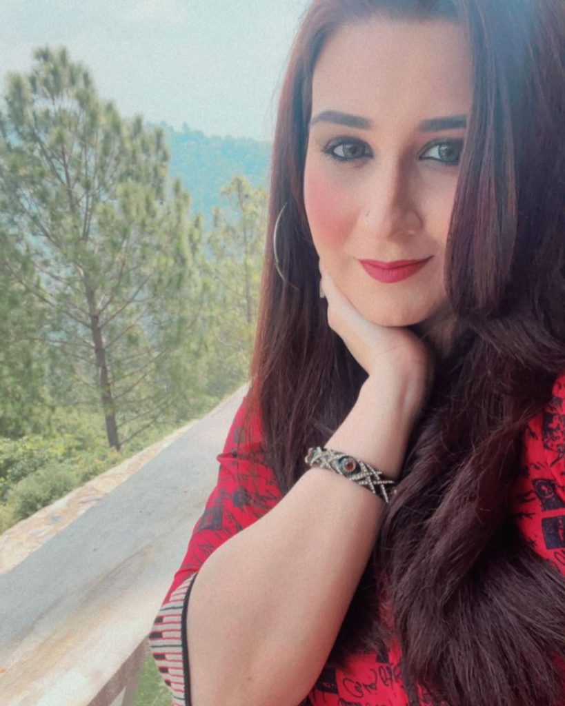 Host Samra Arsalan’s Family Trip To Murree