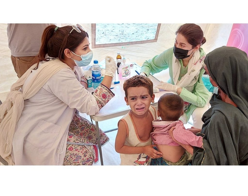 Shaista Lodhi Getting Praise For Joining Medical Camp For Flood Affectees