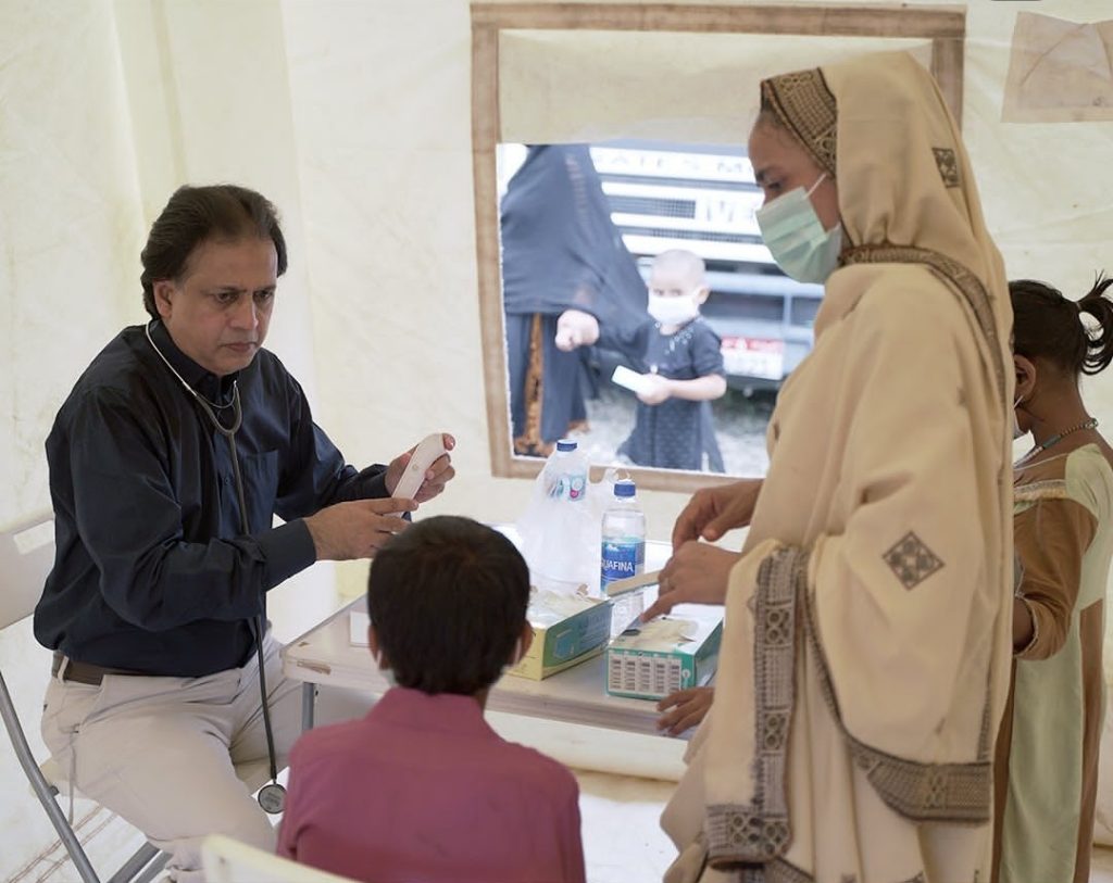 Shaista Lodhi Getting Praise For Joining Medical Camp For Flood Affectees