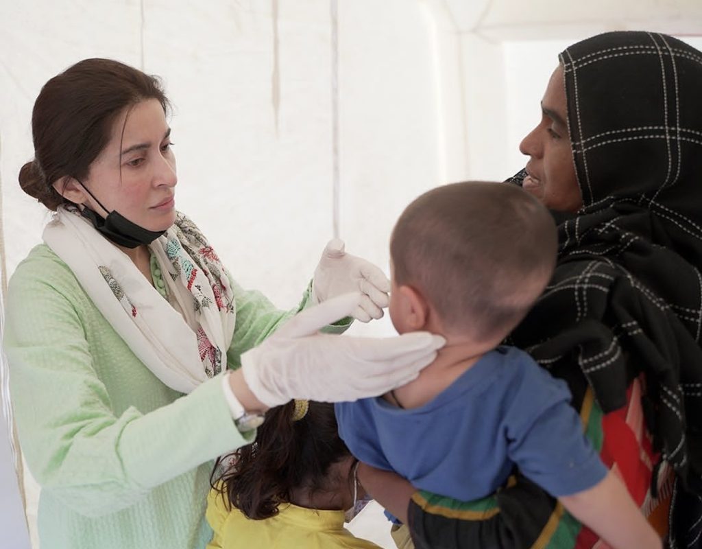 Shaista Lodhi Getting Praise For Joining Medical Camp For Flood Affectees