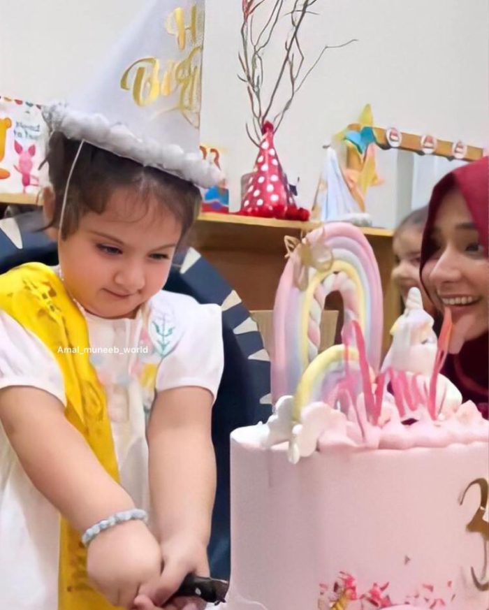 Amal Muneeb Celebrates Her Birthday In School - Beautiful Pictures