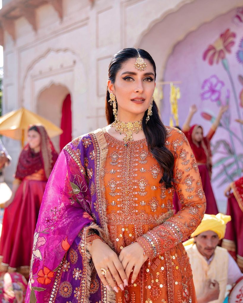 Ayeza Khan And Resham Flaunts Elegance In Nureh’s Latest Festive Edit’22