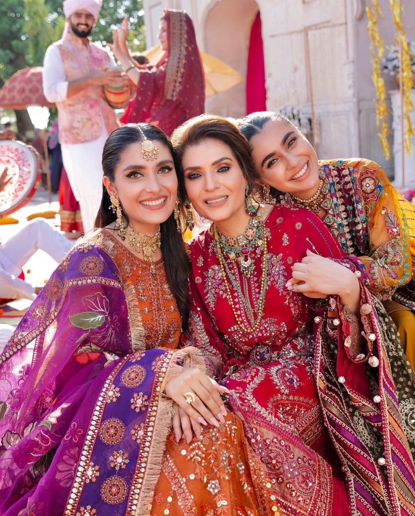 Ayeza Khan And Resham Flaunts Elegance In Nureh’s Latest Festive Edit ...